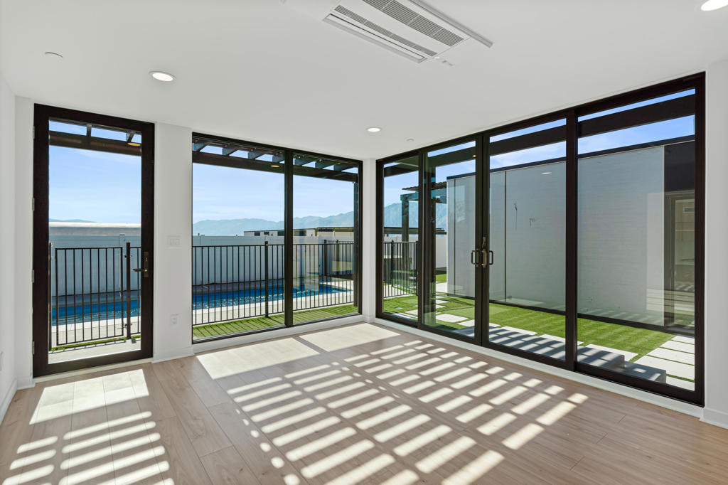 68645 Ridge Crest Way