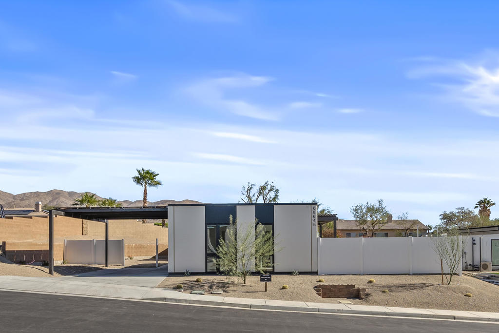 68645 Ridge Crest Way