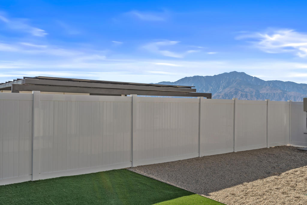 68645 Ridge Crest Way