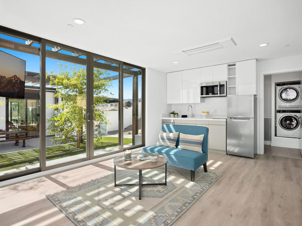 13837 Scenic Crest Circle