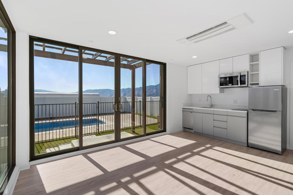 13837 Scenic Crest Circle