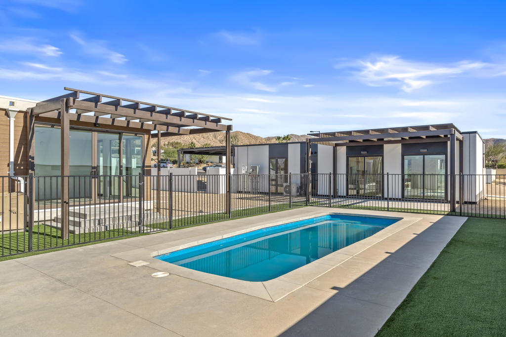 13837 Scenic Crest Circle