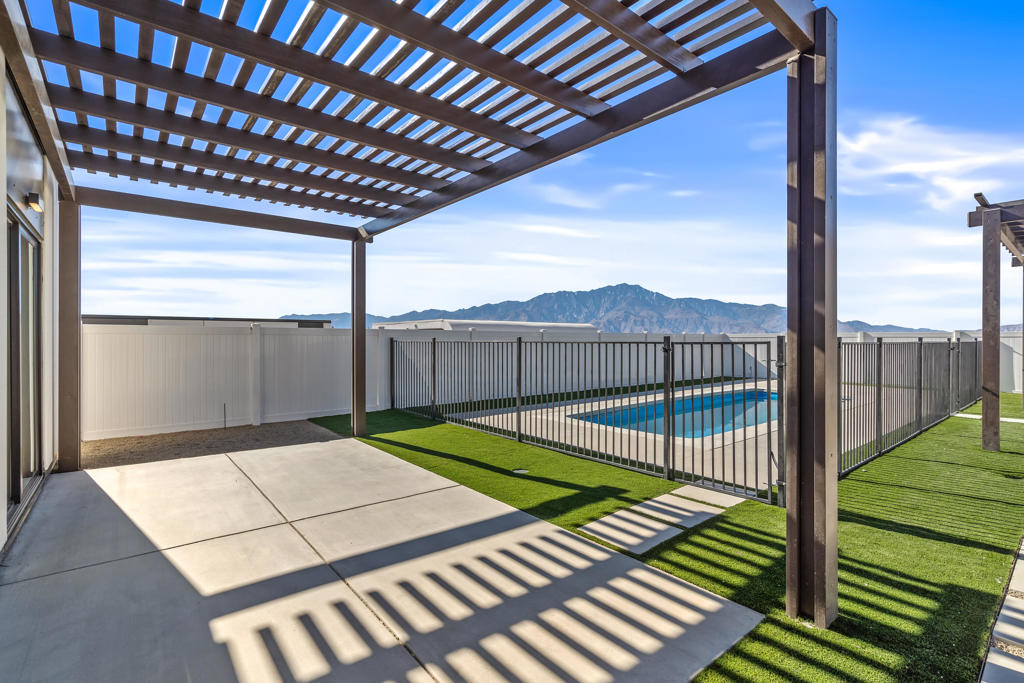 13837 Scenic Crest Circle