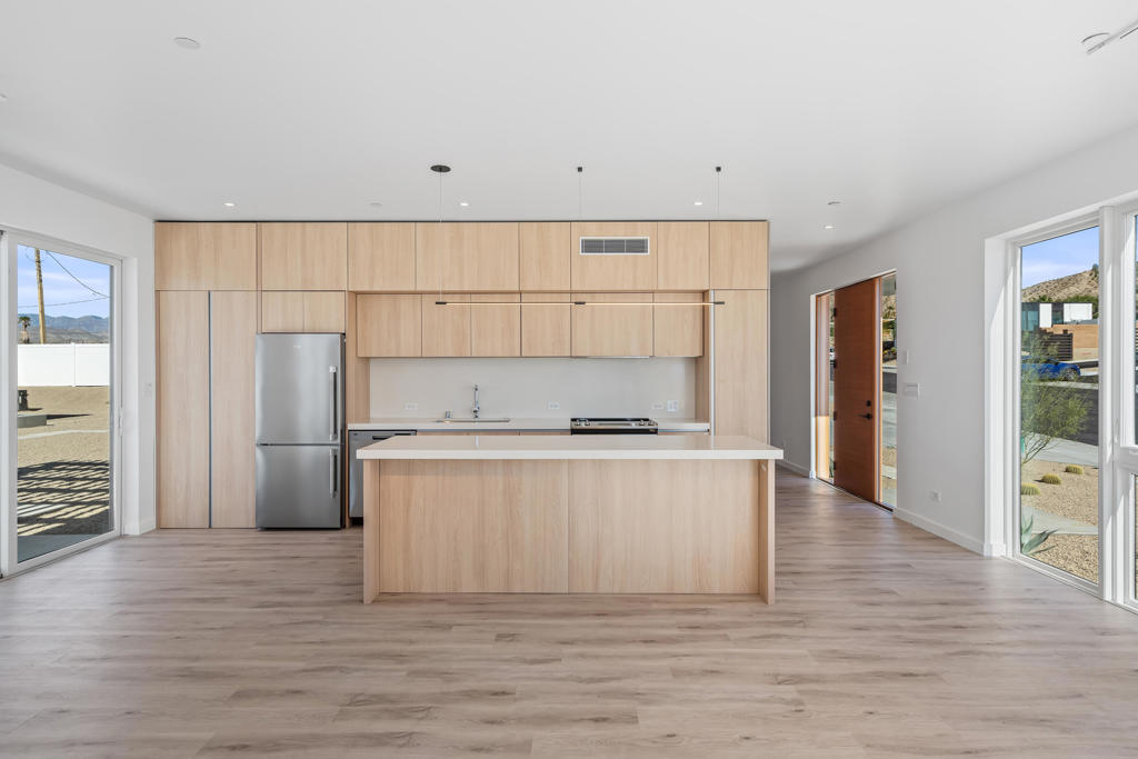 13837 Scenic Crest Circle