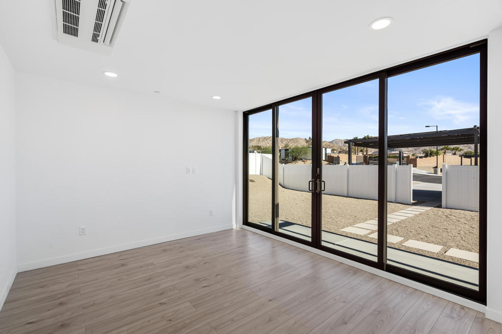 13837 Scenic Crest Circle