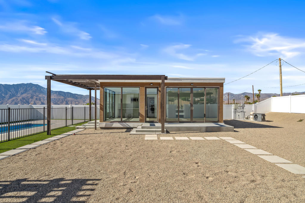 13841 Scenic Crest Circle