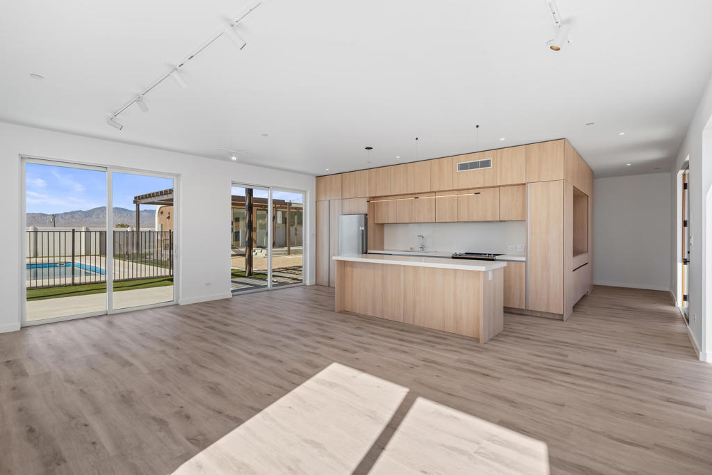 13841 Scenic Crest Circle