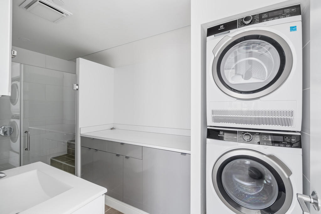 13841 Scenic Crest Circle