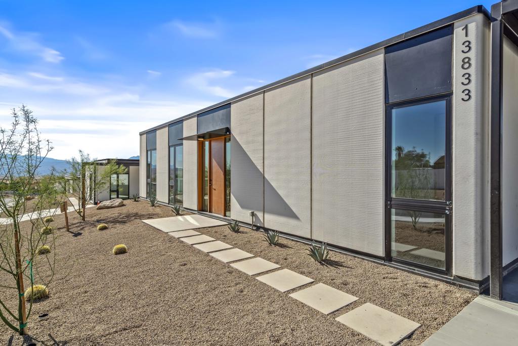 13841 Scenic Crest Circle