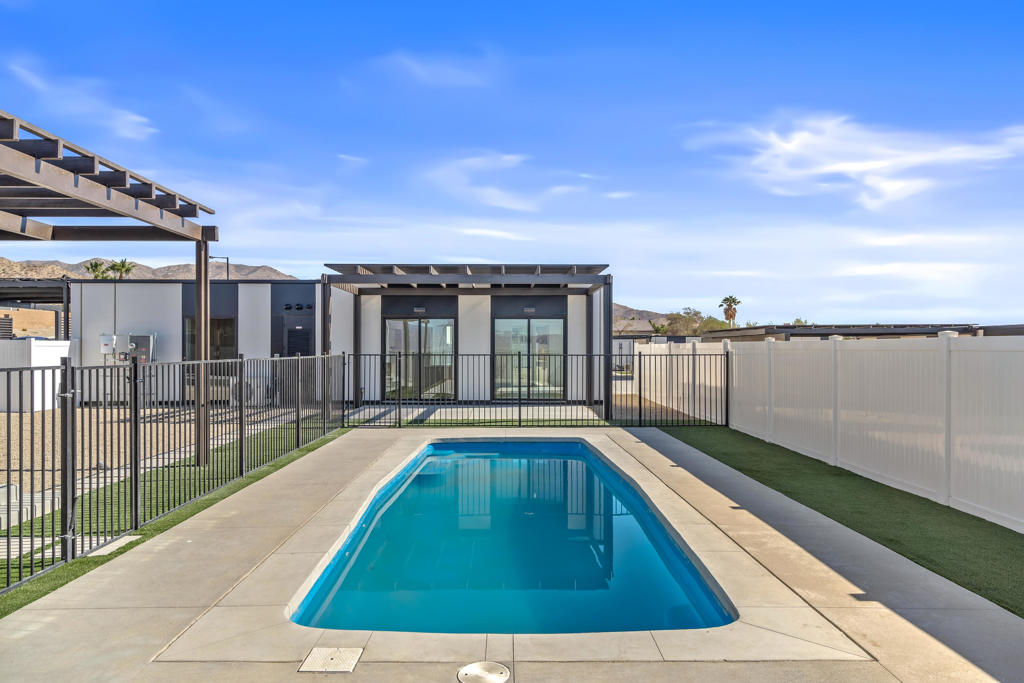 13841 Scenic Crest Circle