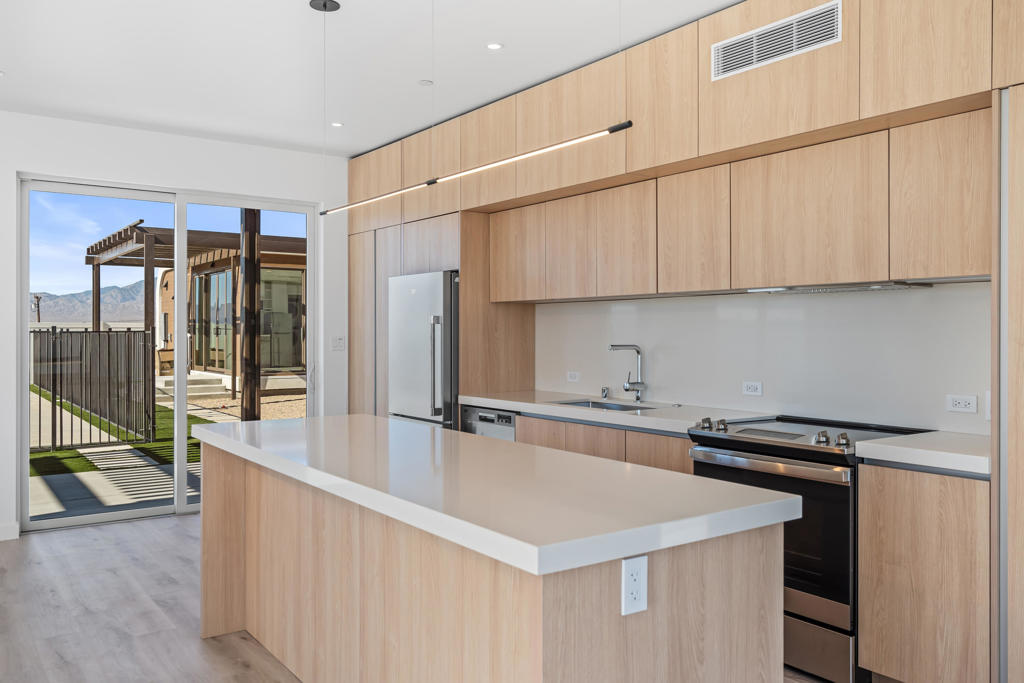 13841 Scenic Crest Circle