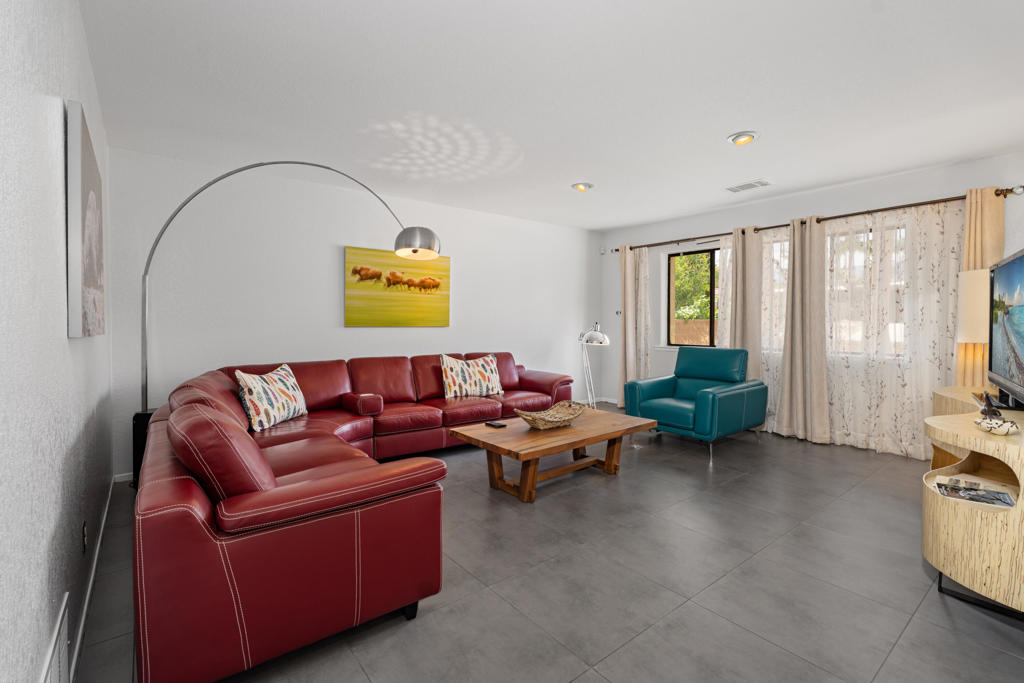 72596 Beavertail Street