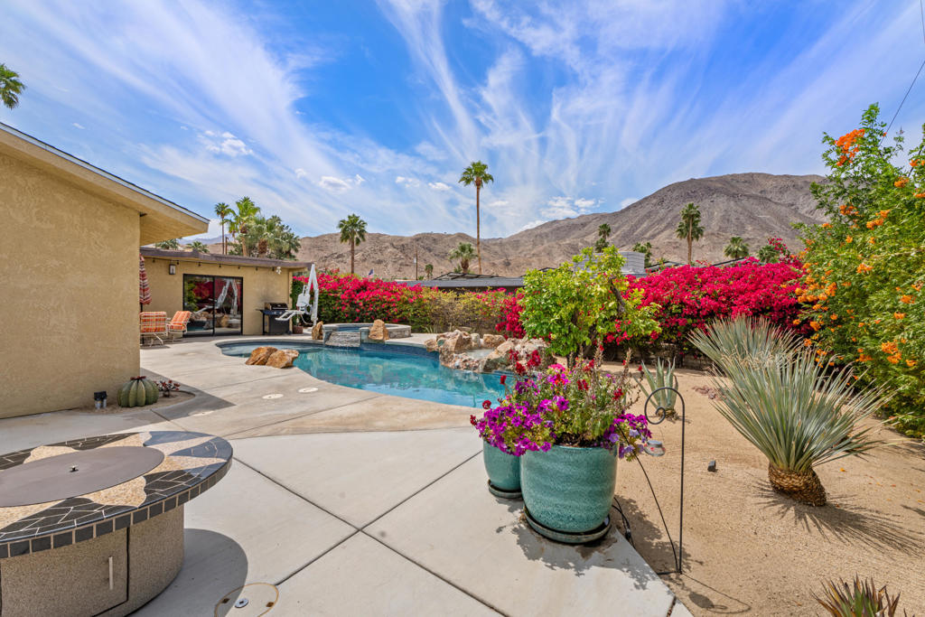 72596 Beavertail Street