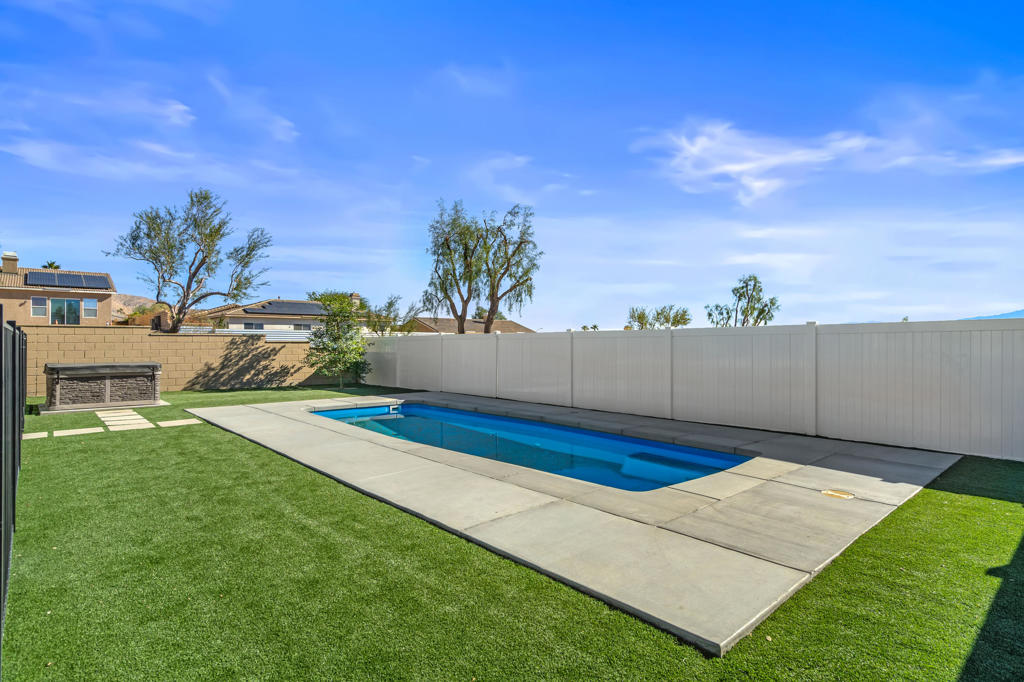 13852 Scenic Crest Circle