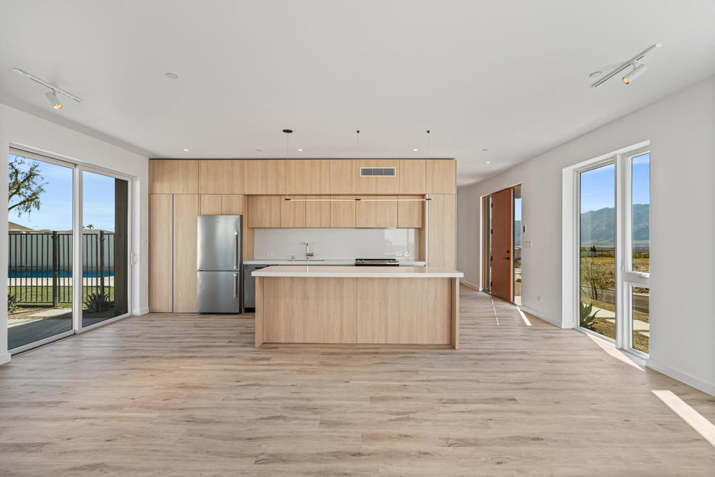 13852 Scenic Crest Circle