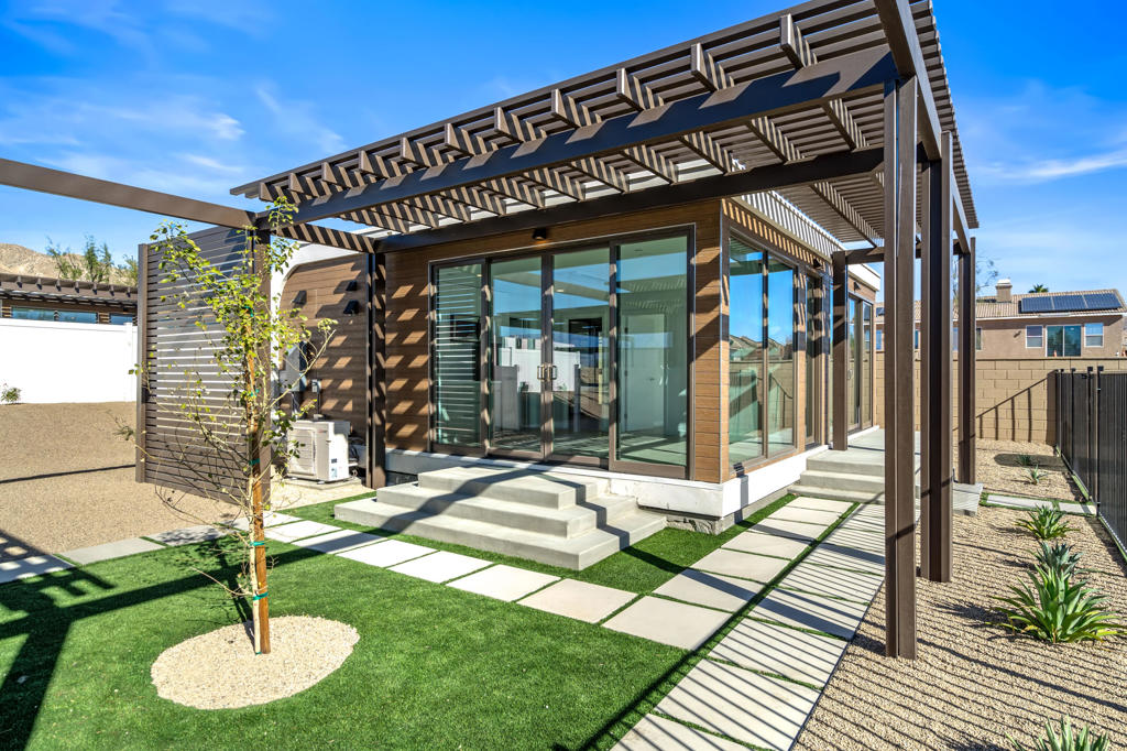 13852 Scenic Crest Circle