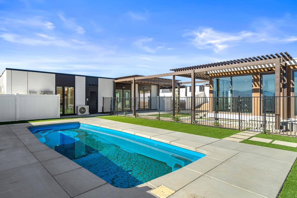 13852 Scenic Crest Circle