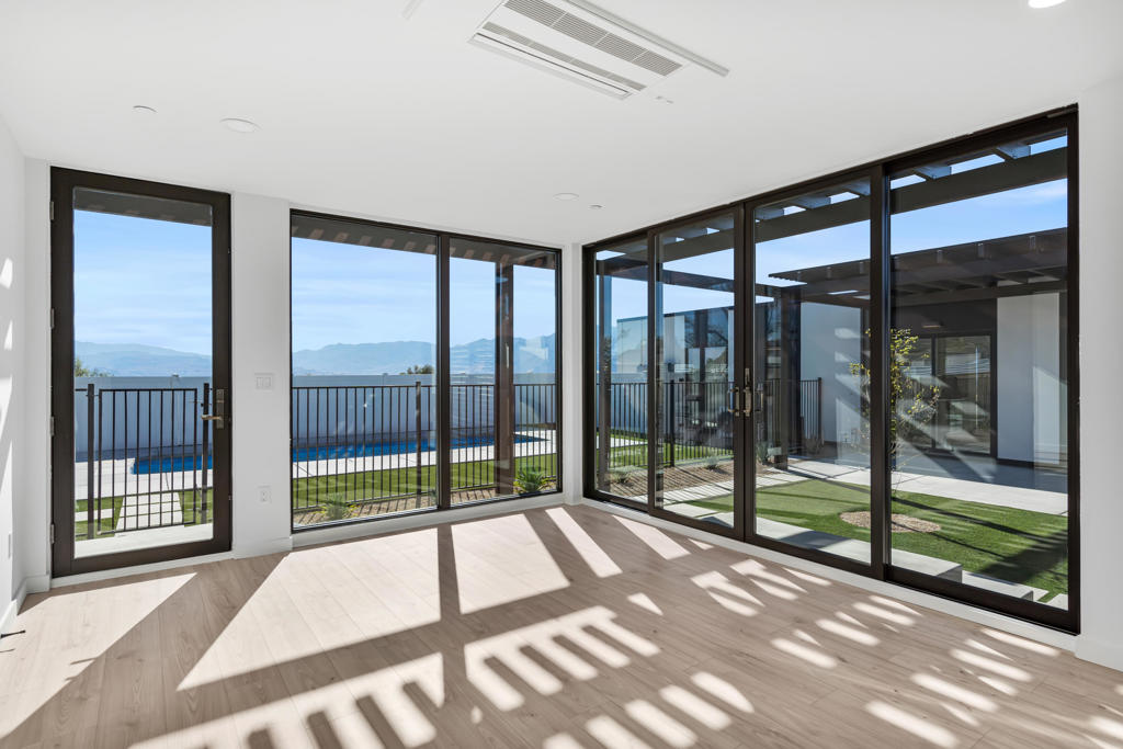 13852 Scenic Crest Circle