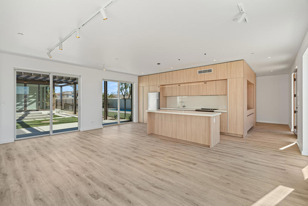 13852 Scenic Crest Circle