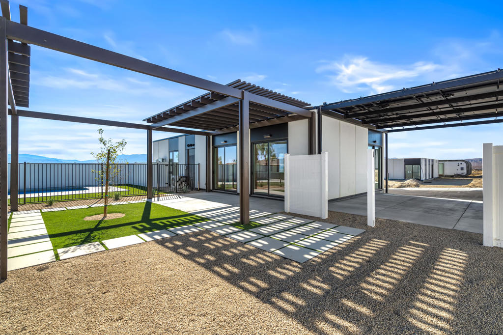 13852 Scenic Crest Circle