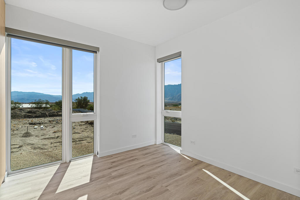 13852 Scenic Crest Circle