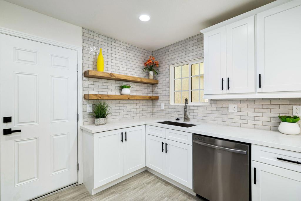 52885 Avenida Carranza