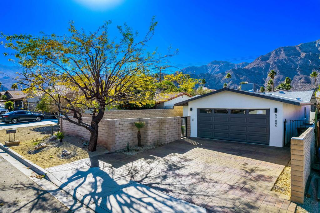 52885 Avenida Carranza