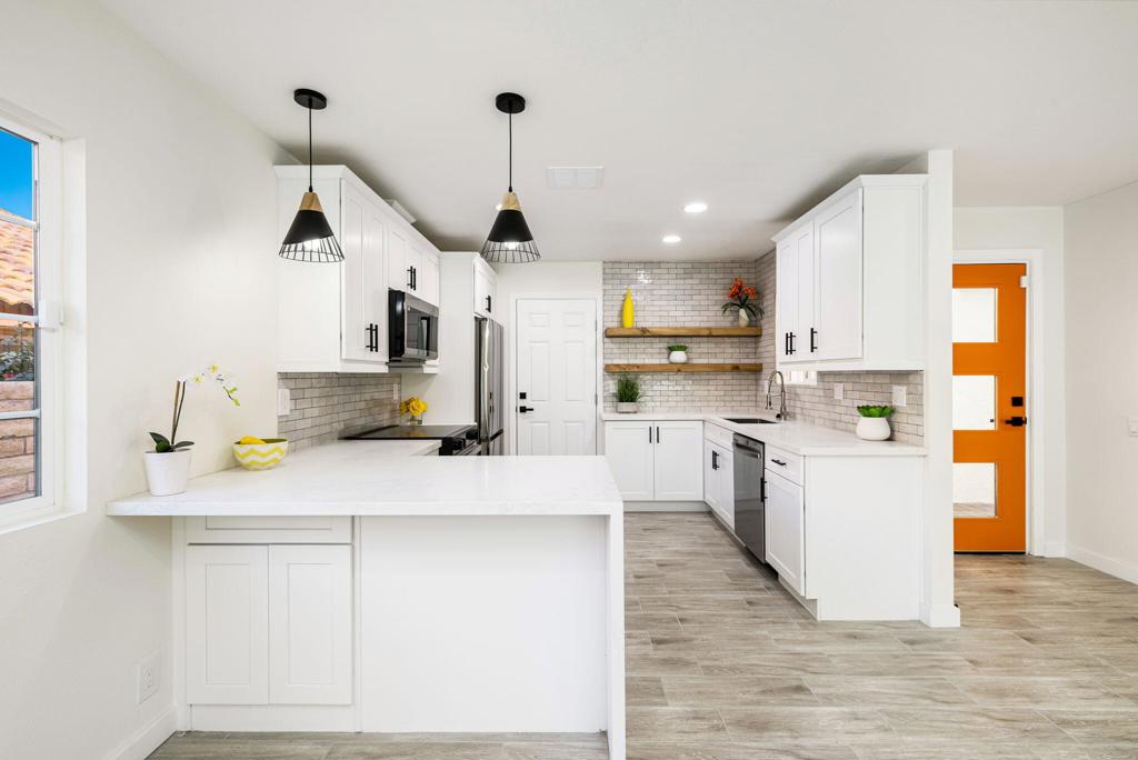 52885 Avenida Carranza