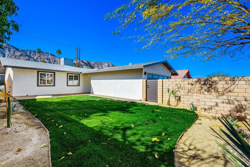 52885 Avenida Carranza