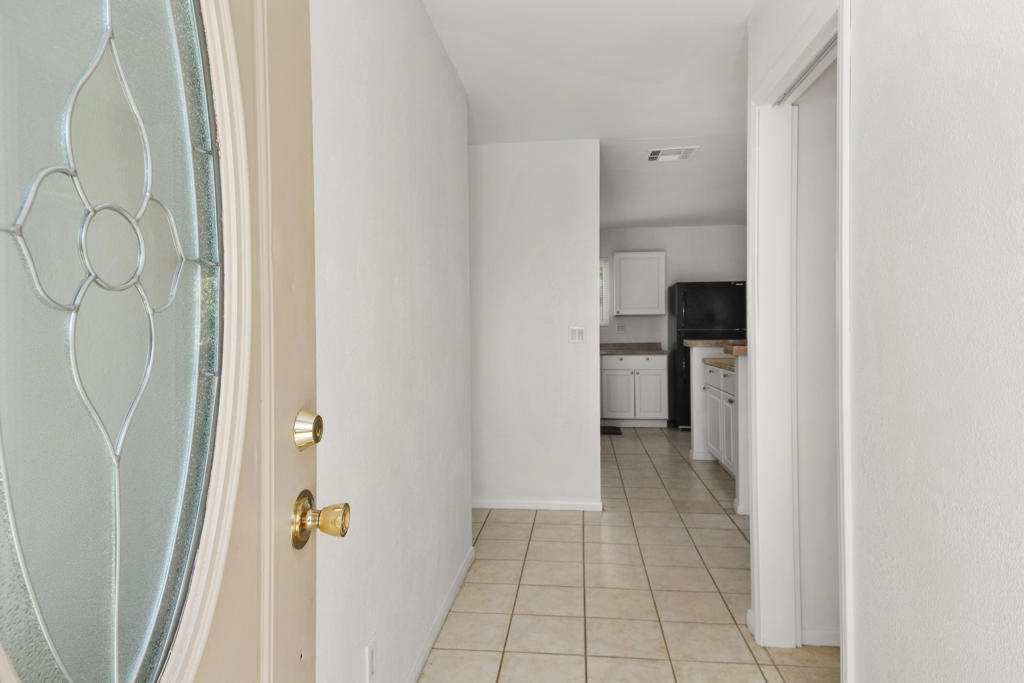 73090 San Nicholas Avenue