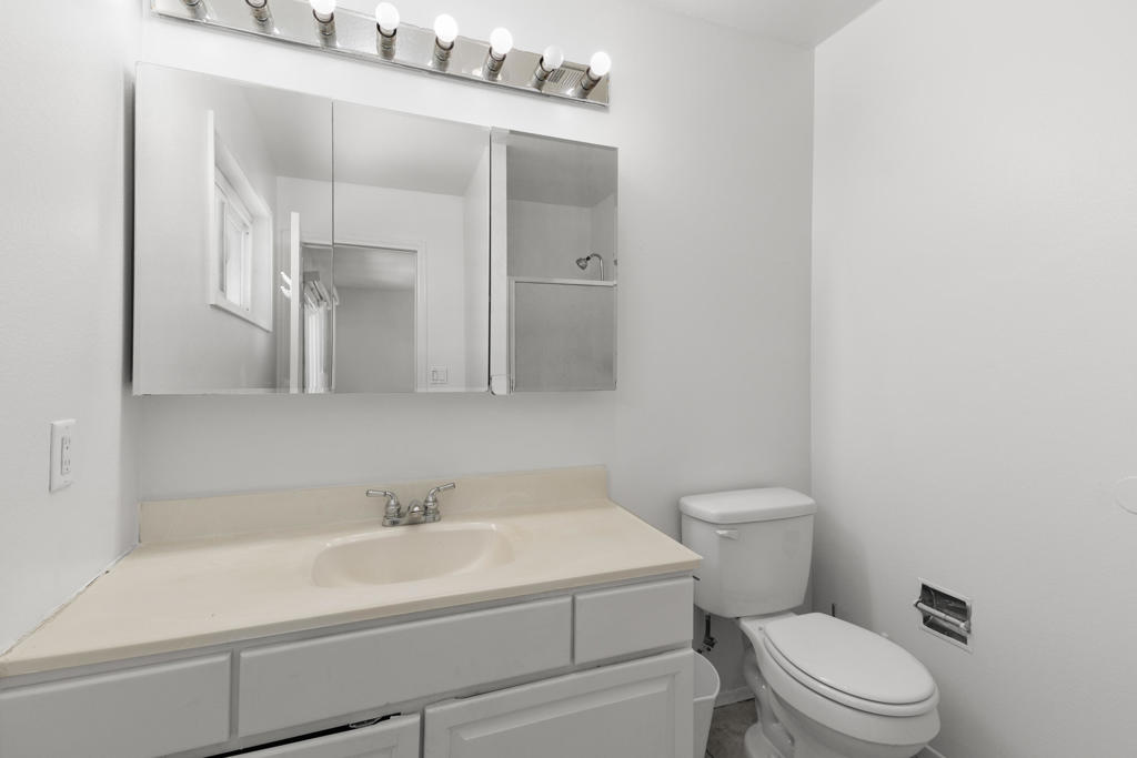 73090 San Nicholas Avenue