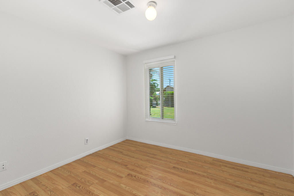 73090 San Nicholas Avenue