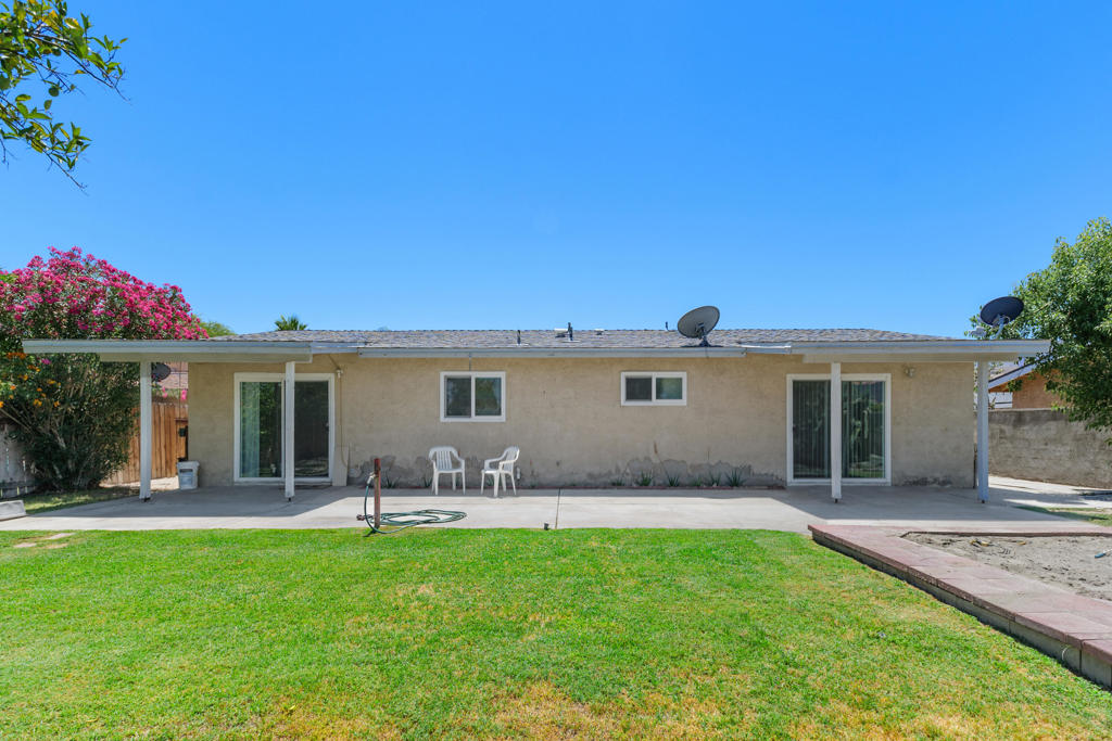 73090 San Nicholas Avenue