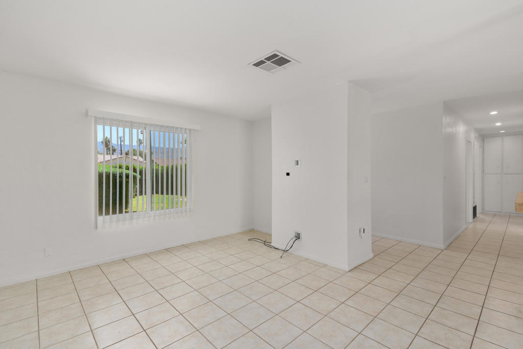 73090 San Nicholas Avenue