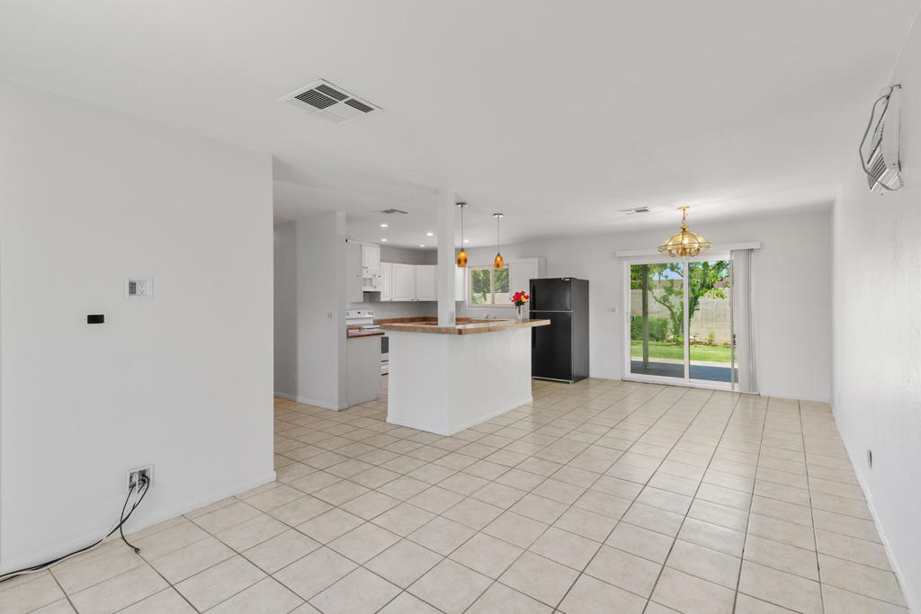 73090 San Nicholas Avenue