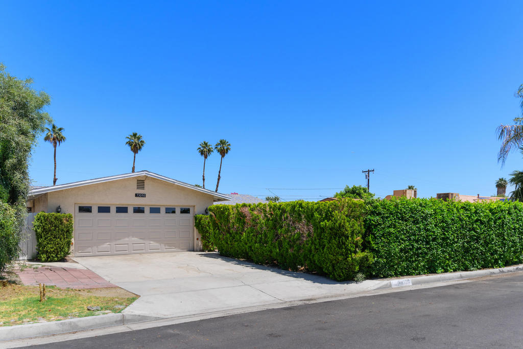 73090 San Nicholas Avenue