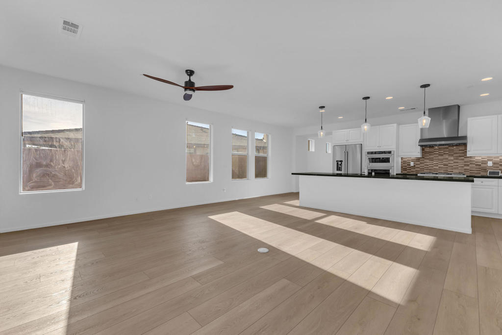 51670 Whiptail Drive