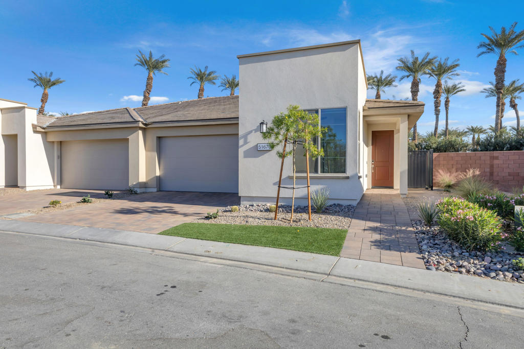 51670 Whiptail Drive