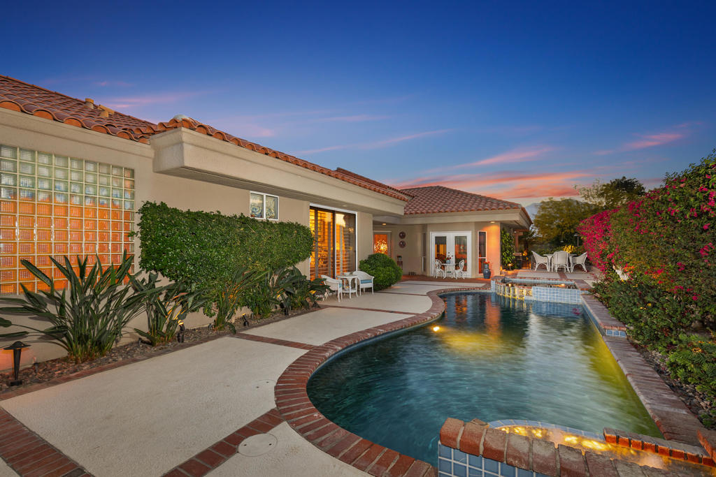 32 Colonial Drive