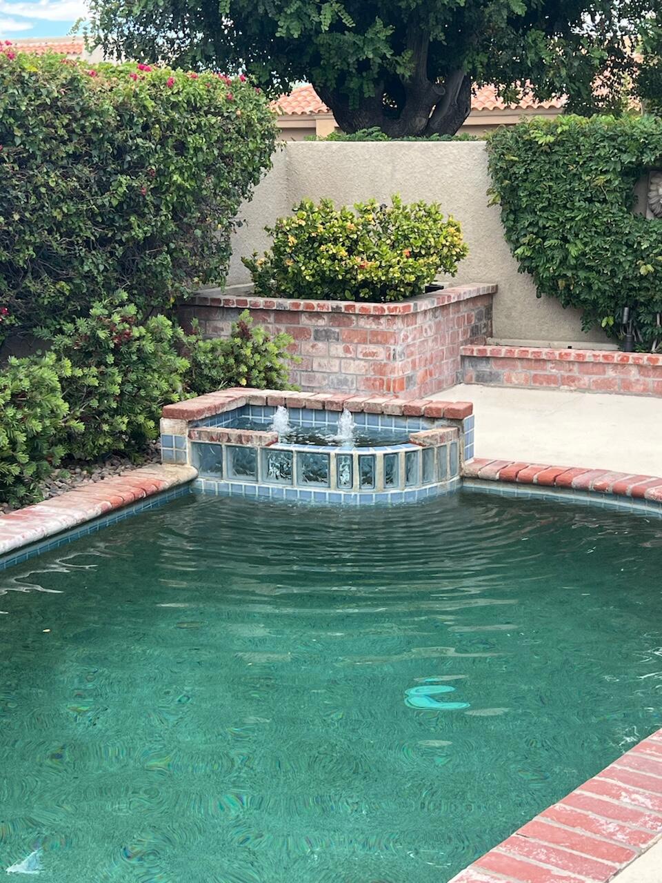 32 Colonial Drive