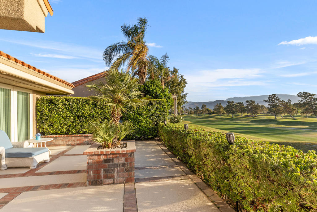 32 Colonial Drive