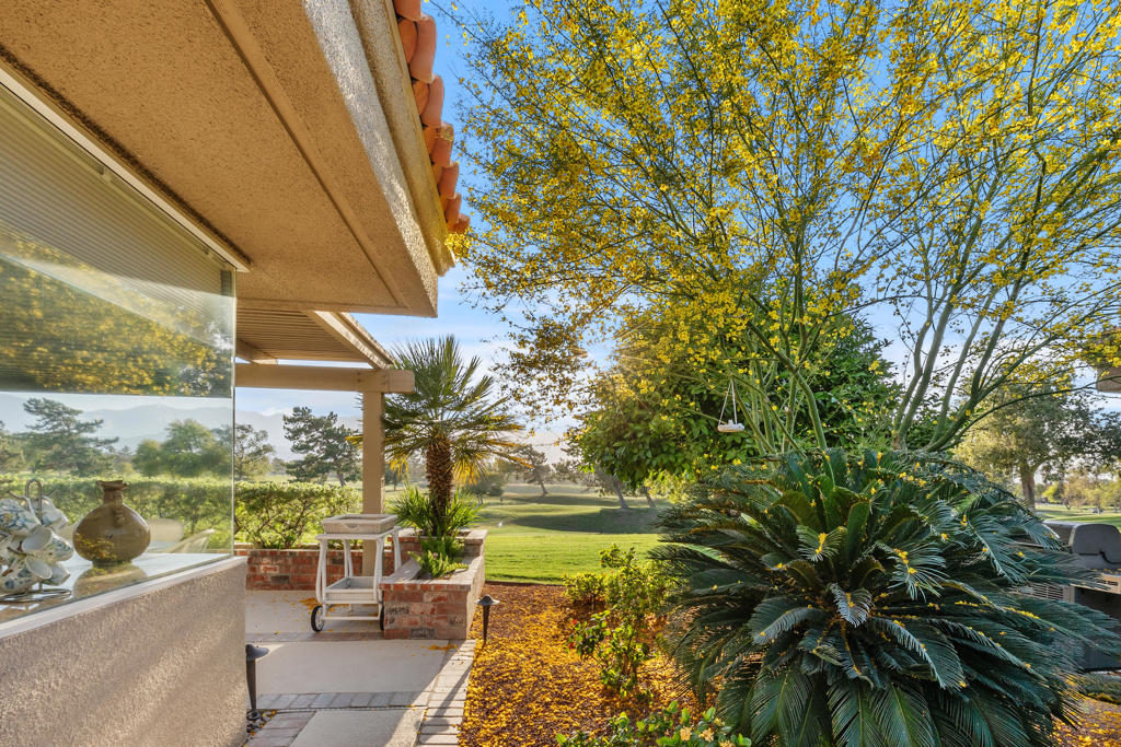 32 Colonial Drive