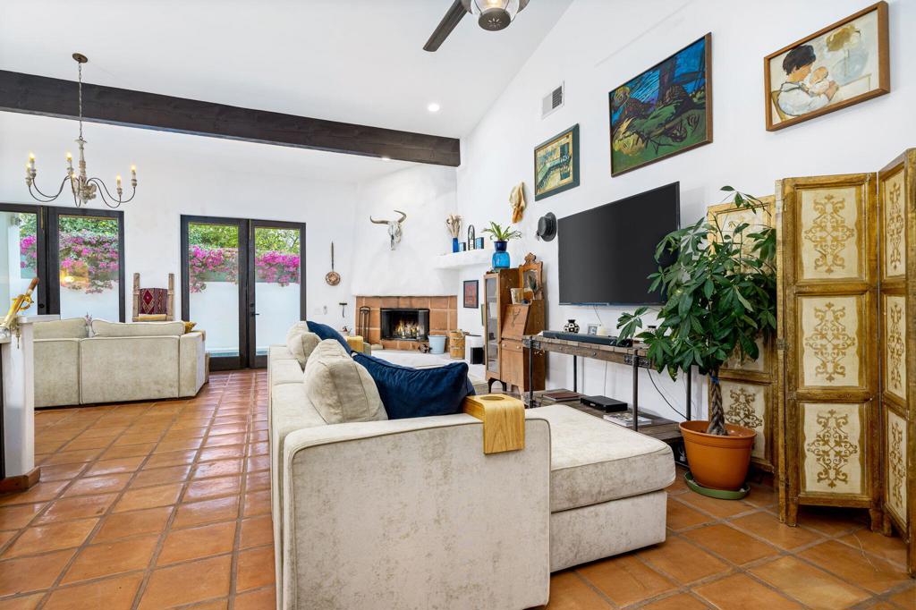 53845 Avenida Cortez