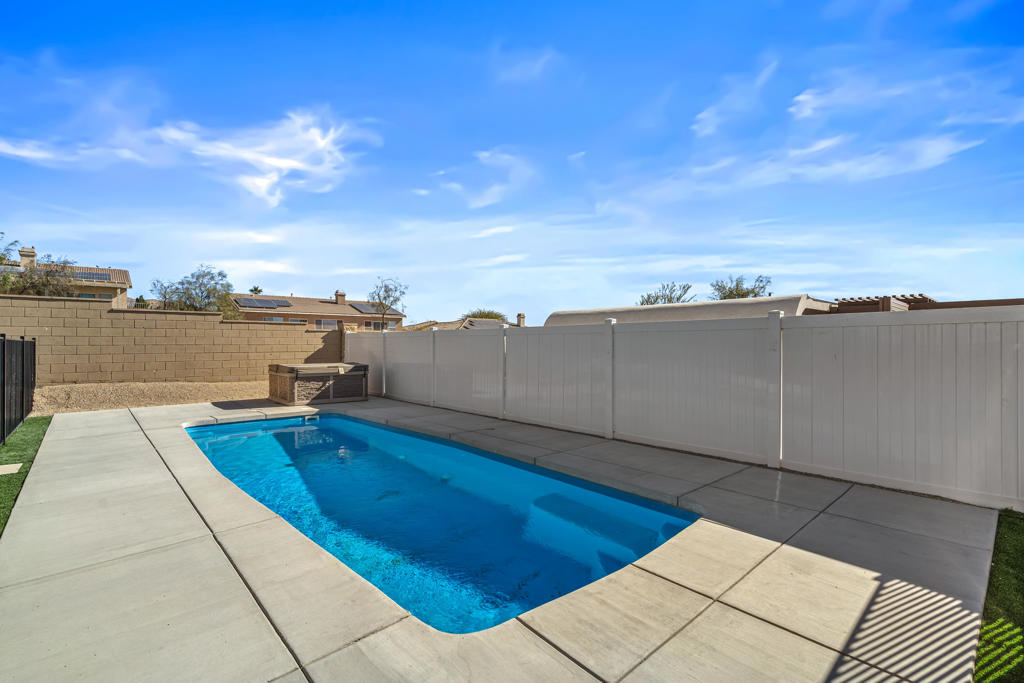 13848 Scenic Crest Circle