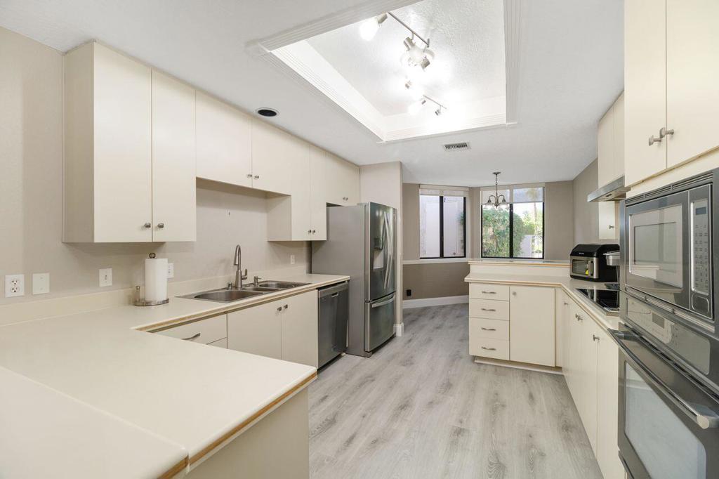 10321 Sunningdale Drive