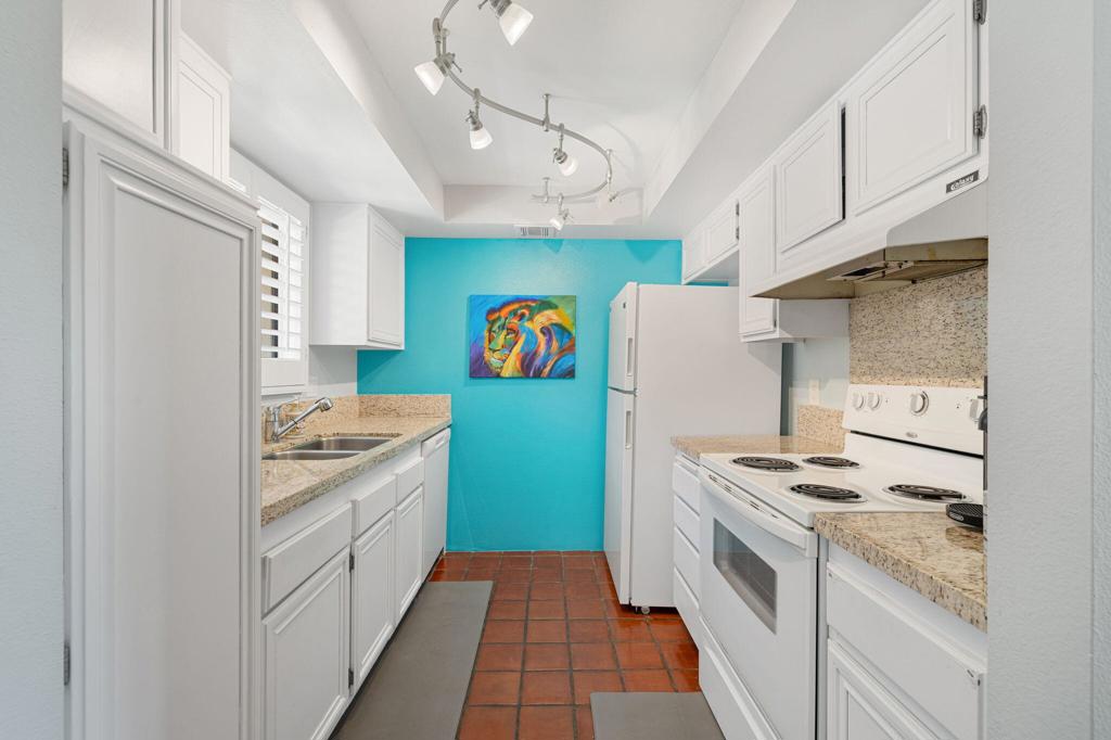 310 E San Jose Road 110