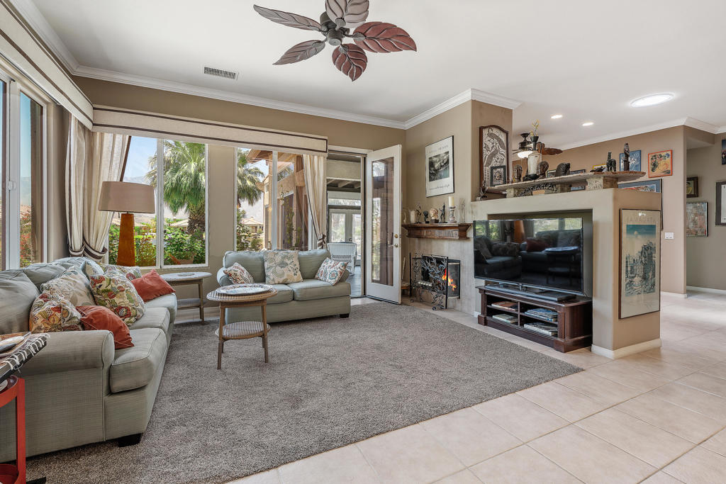 5 Lake Louise Court