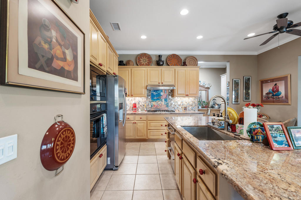 5 Lake Louise Court