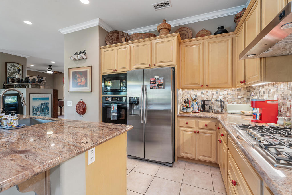 5 Lake Louise Court