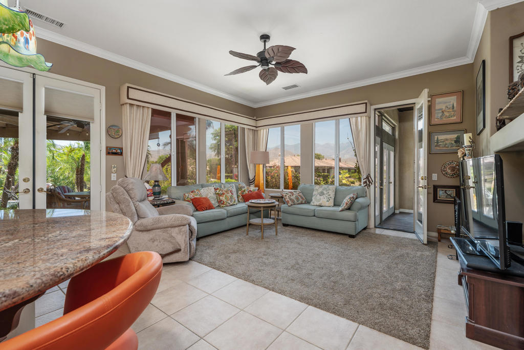 5 Lake Louise Court